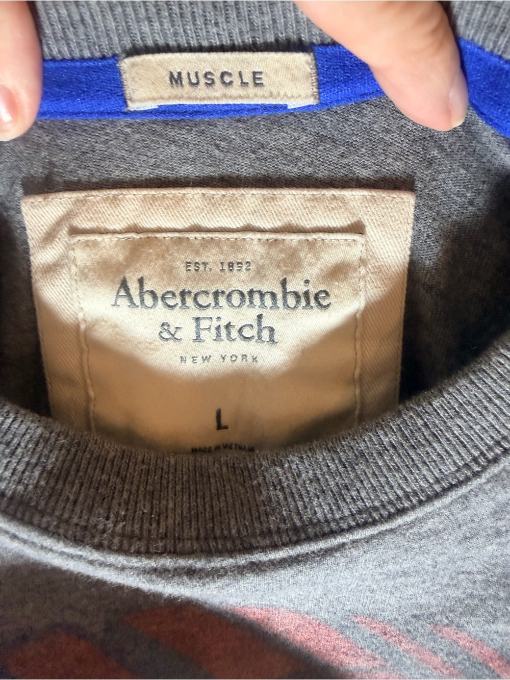 Men’s Abercrombie T-shirt - Picture 3 of 4